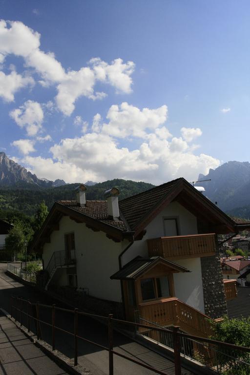 Minavill La Casa Sulle Dolomiti Bed and Breakfast Fiera Di Primiero Exteriör bild